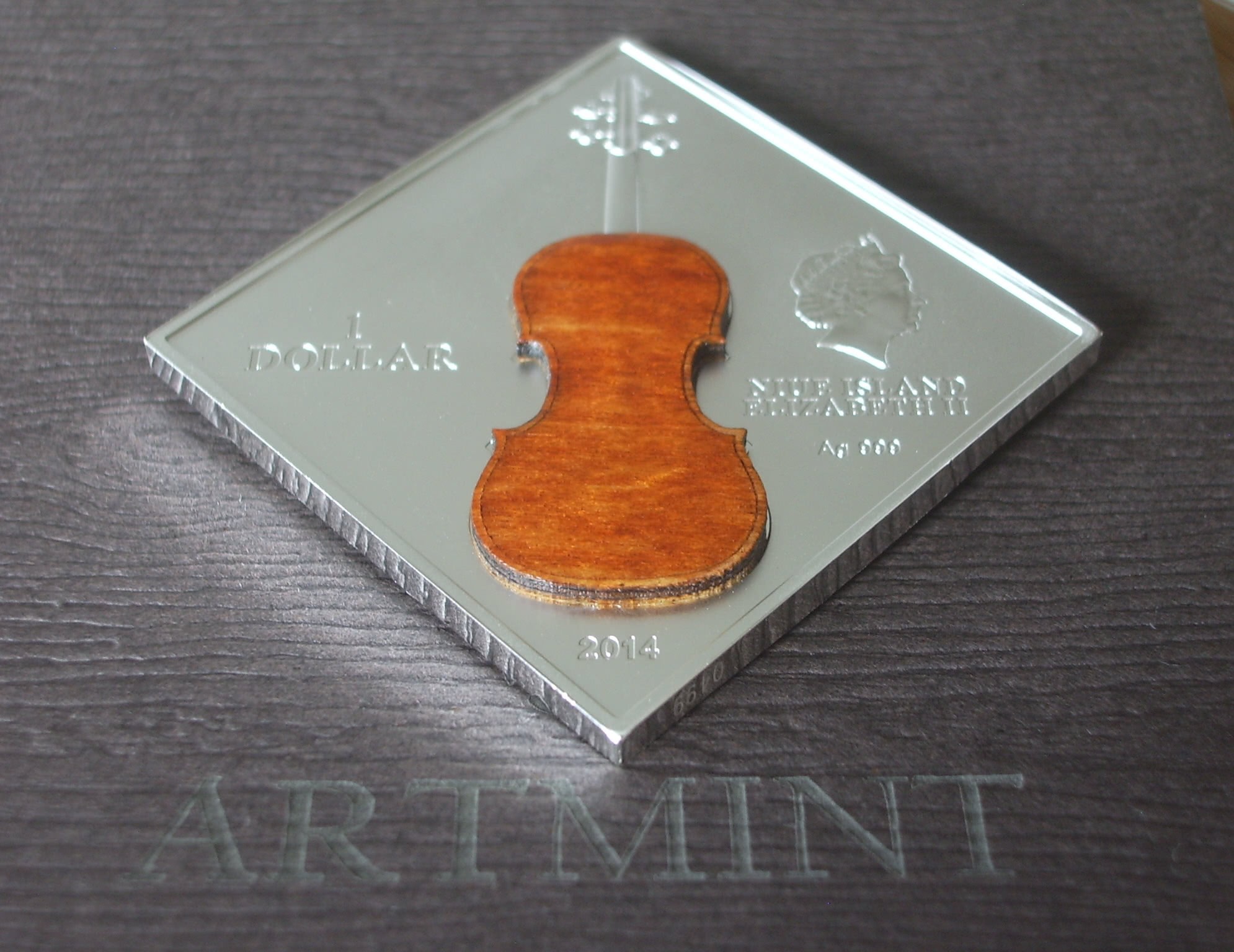 Niue 1 Dollar 2014 Silver 999. 1oz - The art of violin STRADIVARIUS: Lady Blunt - Image 3